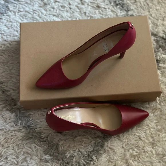 Michael Kors Red Women's Pumps - Picture 5 of 11